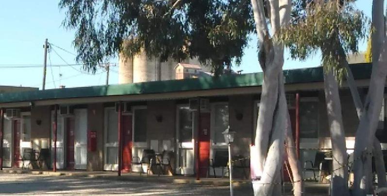 Smerdon Lodge Motel Horsham Eksteriør billede