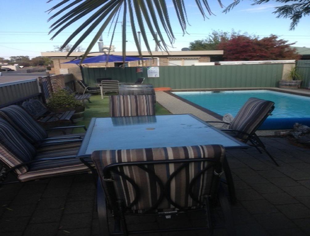 Smerdon Lodge Motel Horsham Eksteriør billede