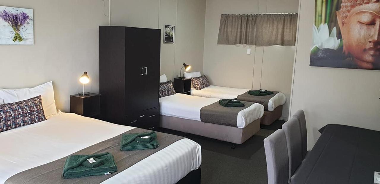 Smerdon Lodge Motel Horsham Eksteriør billede