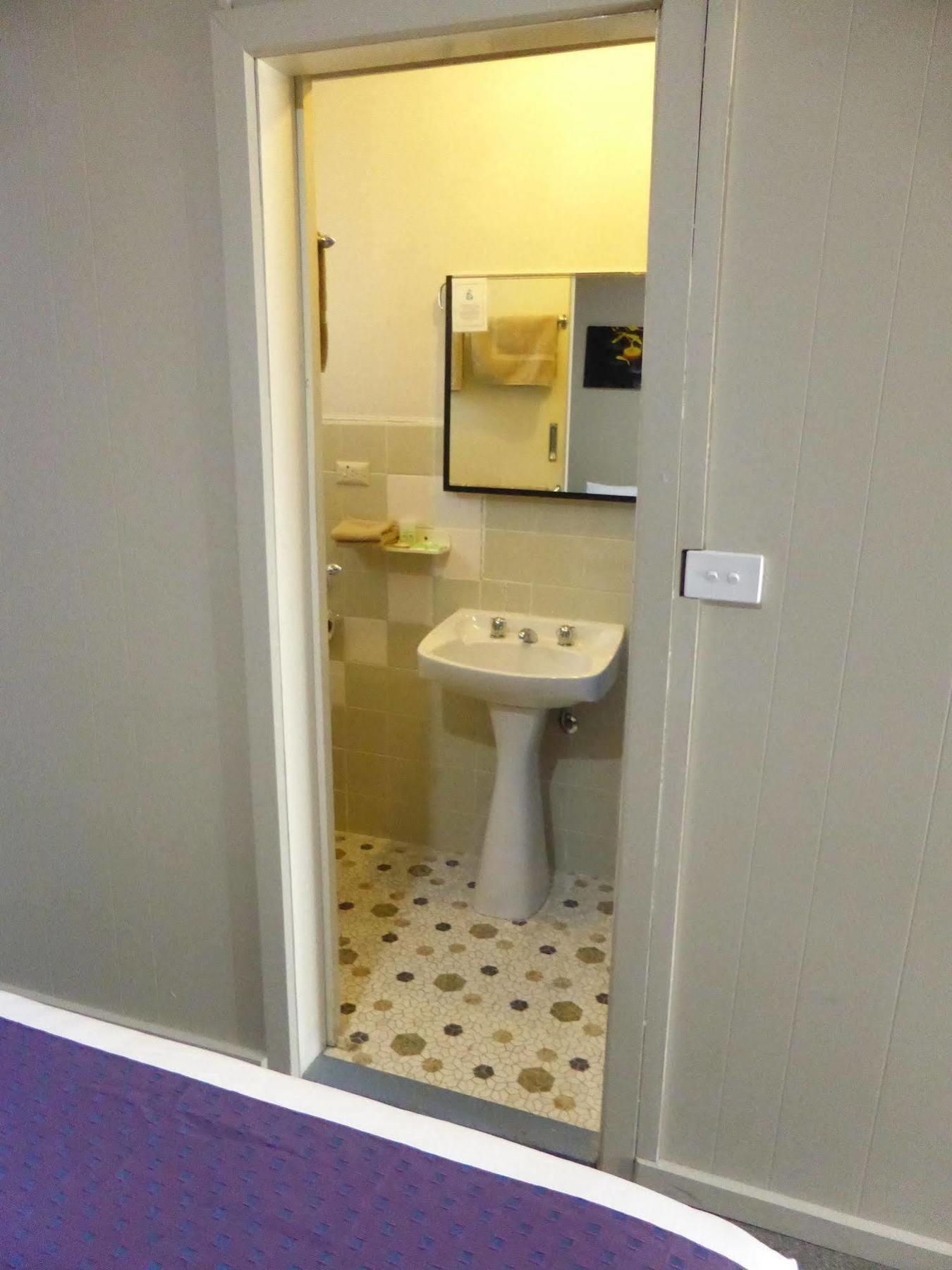 Smerdon Lodge Motel Horsham Eksteriør billede