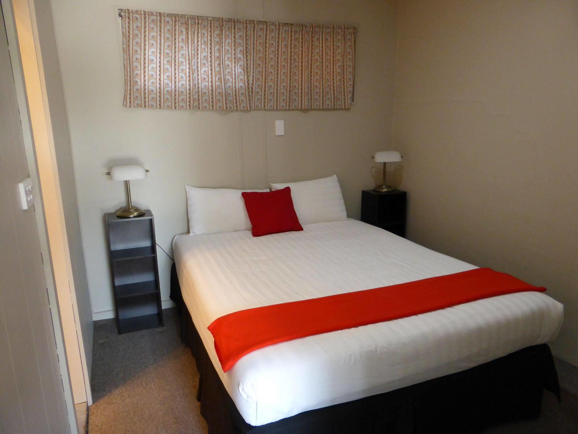 Smerdon Lodge Motel Horsham Eksteriør billede