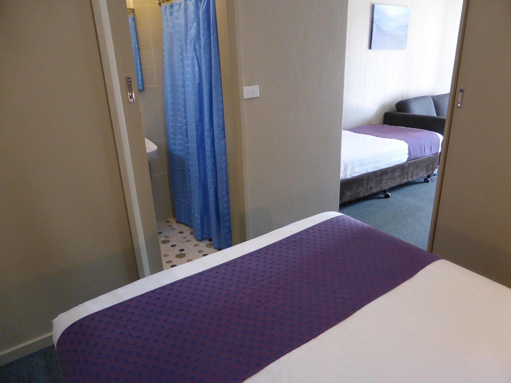 Smerdon Lodge Motel Horsham Eksteriør billede