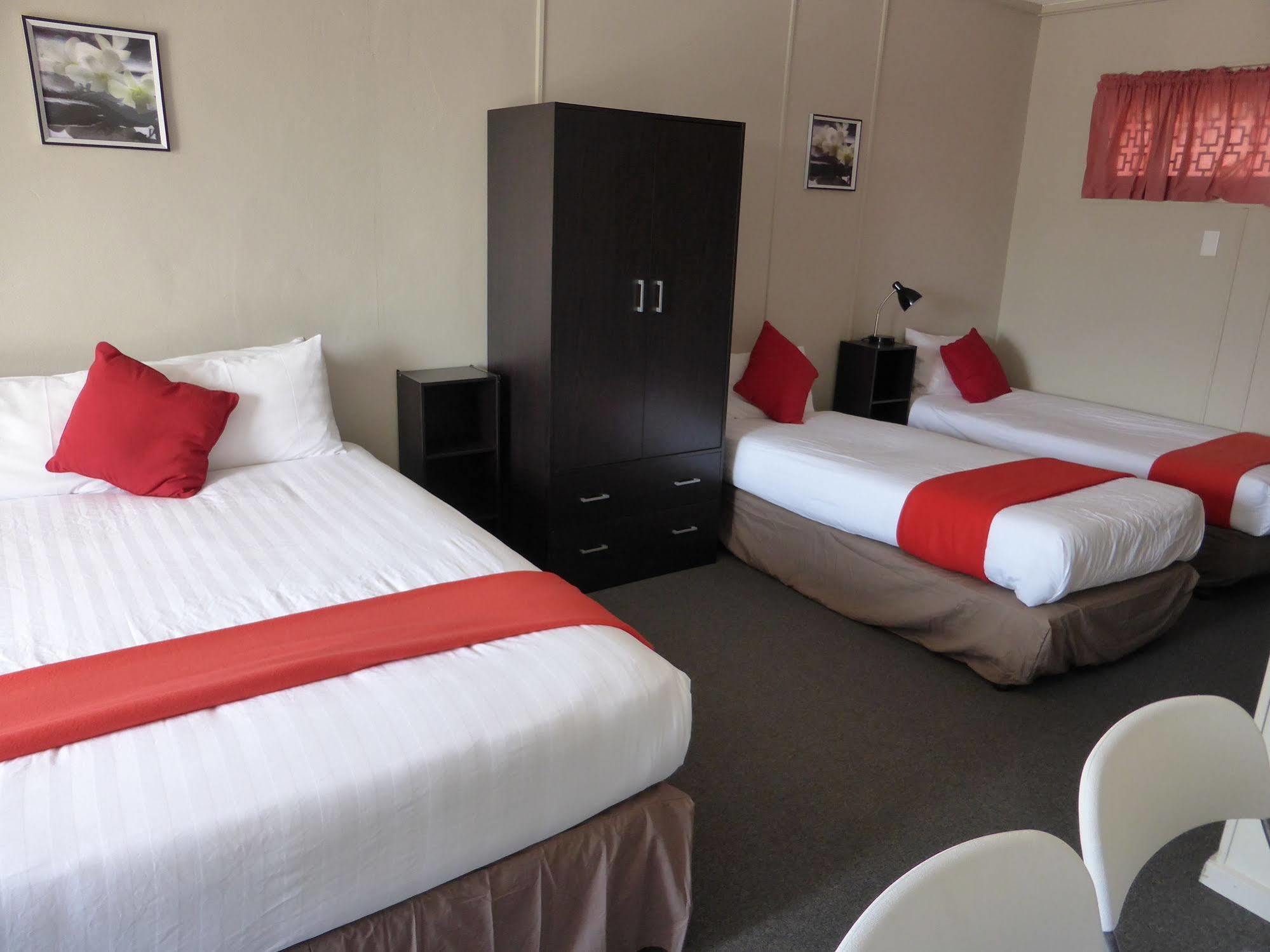 Smerdon Lodge Motel Horsham Eksteriør billede