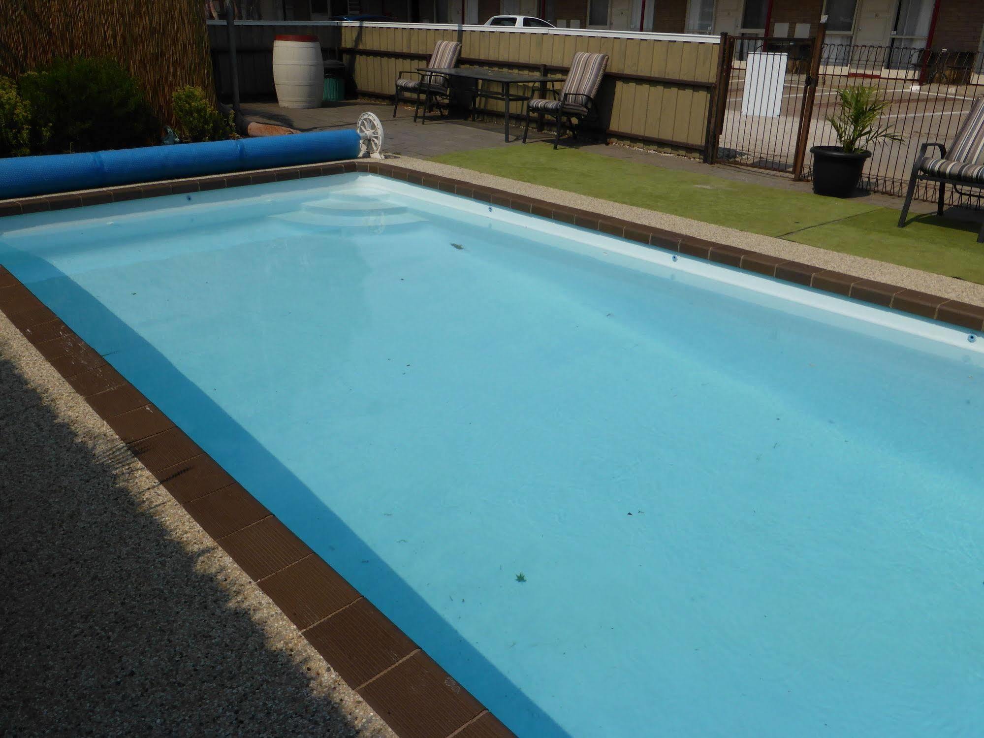 Smerdon Lodge Motel Horsham Eksteriør billede