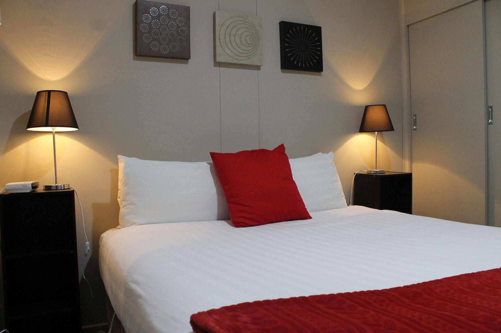 Smerdon Lodge Motel Horsham Eksteriør billede