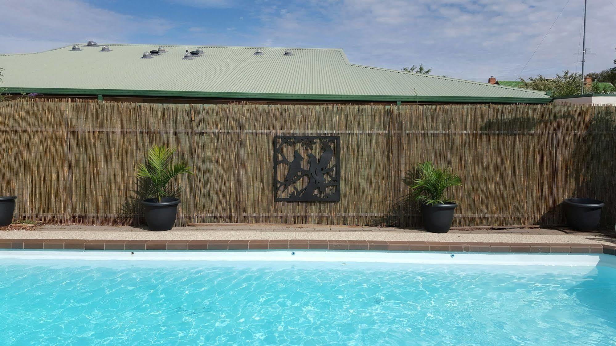 Smerdon Lodge Motel Horsham Eksteriør billede