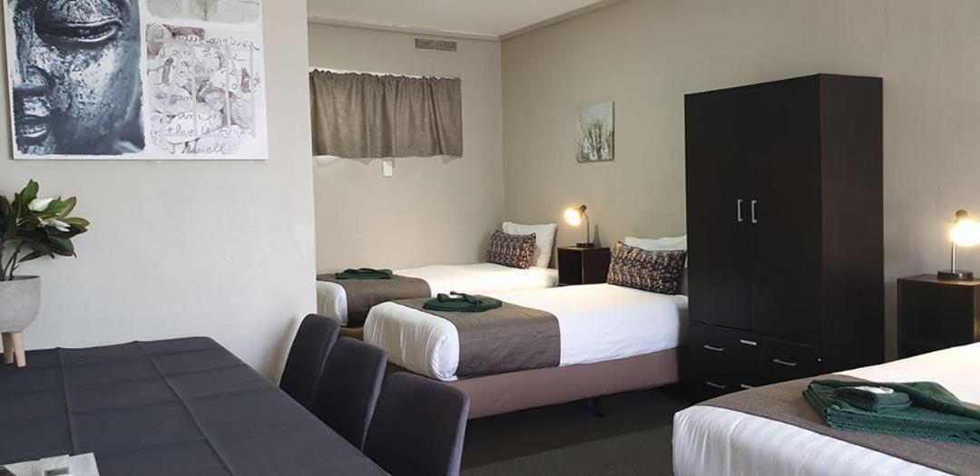 Smerdon Lodge Motel Horsham Eksteriør billede